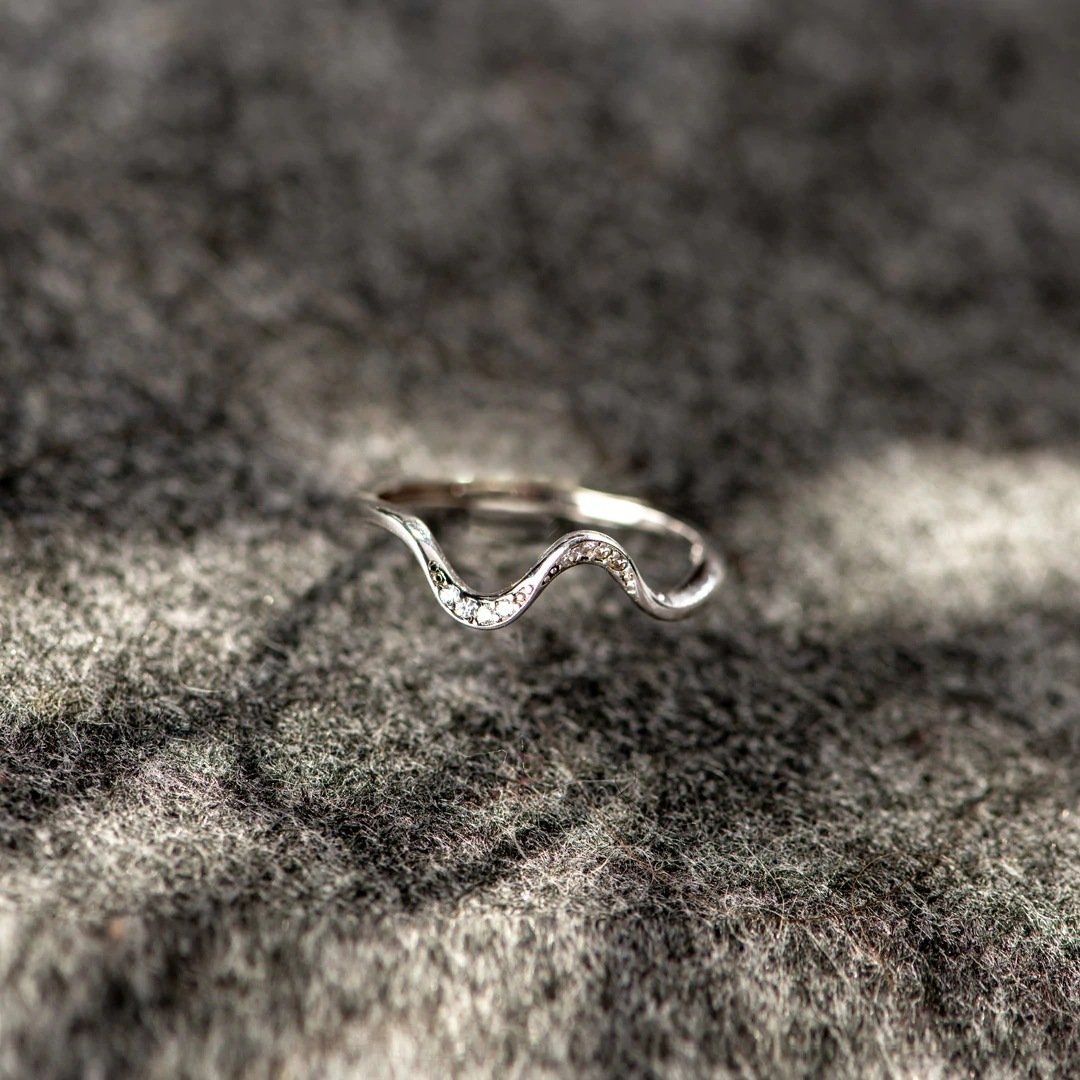 Water Wave Silver Ring with Elegant Fashion Wave Design